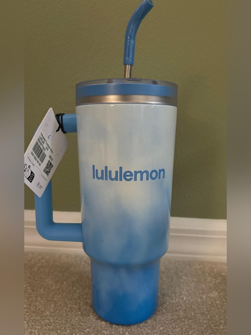 Lululemon Blue Smoothie Multi/Tropical Sky/Ocean Wave Insulated Tumbler 40oz NWT